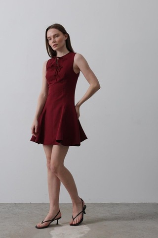 Dogutrend Fiyonk Detay Sıfır Kollu Mini Elbise - Bordo