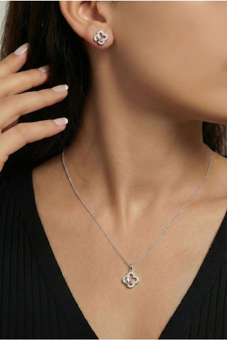 925 Ayar Gümüş Rodyum Kaplama Zirkon Taşlı Kelebek Detaylı Yonca Kolye-küpe 2'li Set Gümüş