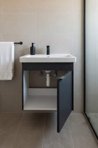 Karen Banyo Kasırga 50 Cm, Lavabolu Alt Banyo Dolabı, Kapaklı Banyo Alt Dolabı, Seramik Lavabo Dahil Antrasit Mdf Antrasit