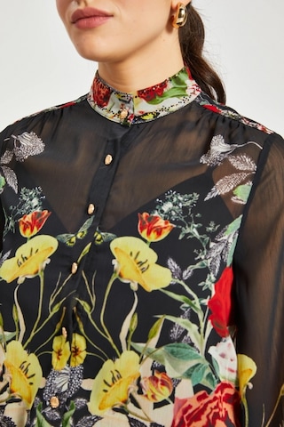 Yüksek Yaka Düğmeli Volan Kol Gömlek Çiçek Desenli, Şifon Dokulu, Günlük Ve Zarif Kullanıma Uygun Siyah