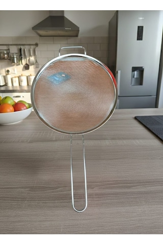 Paslanmaz Çelik Saplı Süzgeç Ergonomik Ve Hafif Tasarım Metalik