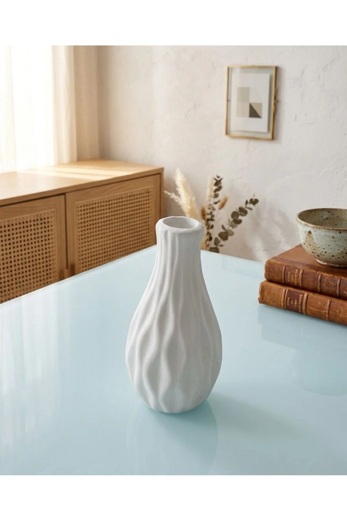 Minimalist Damla Formlu Dekoratif Taş Tozu Vazo Beyaz