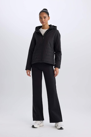 DeFactoFit Su İtici Regular Fit Kapüşonlu Fermuarlı Mont D6085AX25SPBK81 Siyah