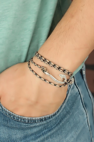 Krem Renk Çizgi Desenli Metal Kancalı Erkek Bileklik Beyaz Altın
