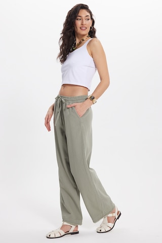 Tudors Kadın Relax Fit Rahat Kesim %100 Pamuk Beli Bağcıklı Lastikli Çift Cepli Haki Pantolon-50601