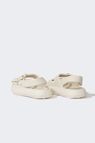 DeFacto Erkek Çocuk Cırt Cırtlı Düz Taban Eva Sandalet C2236A825SMBG26