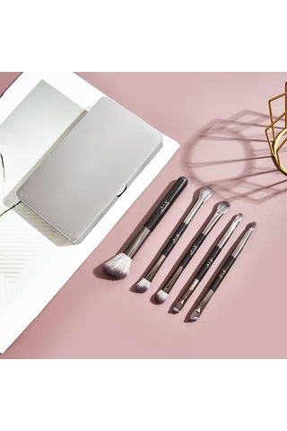 Aynalı, Burun Fırçası, Göz Farı Fırçası, Kapatıcı Fırçası, Allık Fırçası Ve Güzellik Aletlerinden Oluşan 5 Parçalı Makyaj Fırçası Seti
