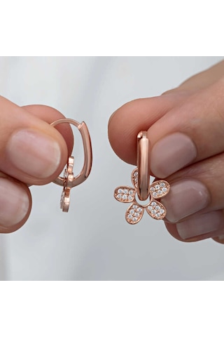 Gümüş Rose Sallantılı Çiçek Desenli Kadın Küpe 94479187