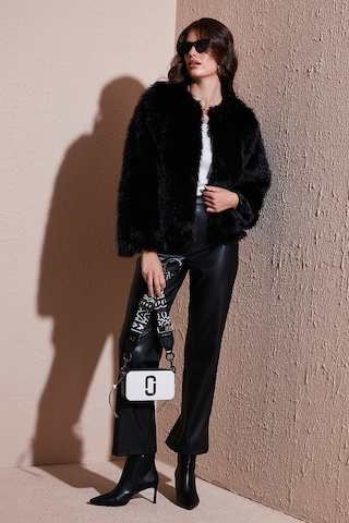 Lela Oversize Fit Yuvarlak Yaka Astarlı Kısa Bayan Kürk 6810266 Siyah