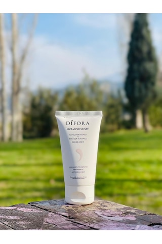 Spf50+ Leke Karşıtı Aydınlatıcı Ton Eşitleyici Nemlendirici Mineral Filtreli Renkli Güneş Kremi 50ml