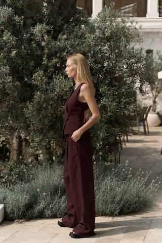 Nagmetah Sırt Pencereli Bordo Yelek Pantolon Takım Bordo