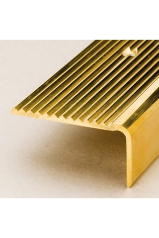 L Model Metal Merdiven Basamak Profili Çıtası Köşebent Bitim Profil Altın Gold Rengi 4cm 2cm 2.7m -