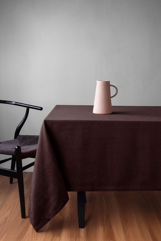 Kadife Dokulu Koyu Kahve Masa Örtüsü Zengin Renk Seçenekli Koyu Kahve
