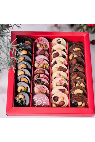 Yuvarlak Kuruyemişli Çikolata