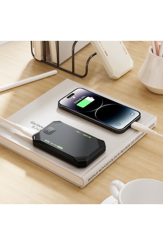10000 Mah 22.5w Hızlı Şarjlı Dijital Ekranlı Ultra İnce Çift Çıkışlı Taşınabilir Powerbank Siyah