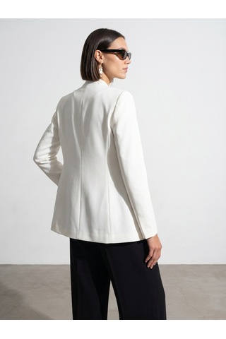 Dilvin 60807 Yakasız Vücuda Oturan Blazer-beyaz