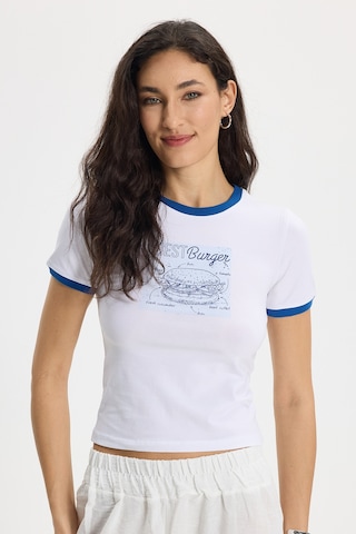 Tudors Kadın Slim Fit Dar Kesim %100 Pamuk Bisiklet Yaka Kısa Kollu Baskılı Beyaz Tişört-50510