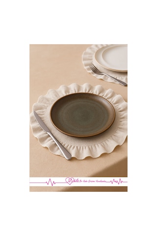 Ham Organik Keten, 40x40cm 2 Adet %100 Pamuklu Fırfırlı Daire Supla, Şık Tasarım, Dekoratif Kullanım Bej