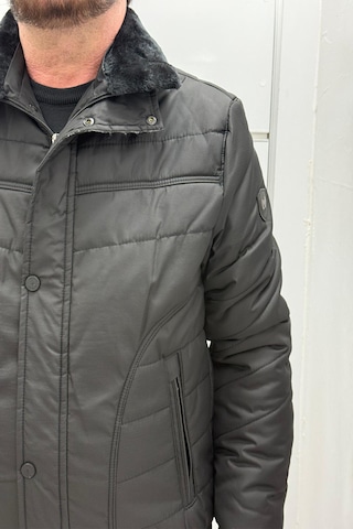 Santa Marco Muratti Dmctekstil Erkek Mrc-377 Hakim Yaka Spor Kesim Dar Kalıp Yakası Kürklü Kışlık Mont Siyah
