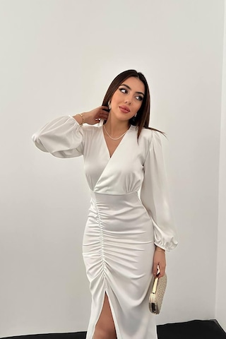 Maximodena Beyaz V Yaka Saten Elbise - Beyaz