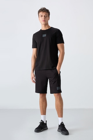 Tommy Life Siyah Pamuklu Yumuşak Dokulu Standart Fit Baskılı Erkek Şortlu Takım - 85243