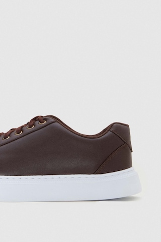D's Damat Kahverengi Kalın Beyaz Tabanlı Bağcıklı Sneaker Ayakkabi 0EC09ORT0378 Kahverengi