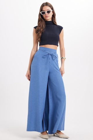 Tudors Kadın Slim Fit Dar Kesim Pamuklu Likralı Dik Yaka Sıfır Kol Yumuşak Dokulu Lacivert Crop Bluz-50466