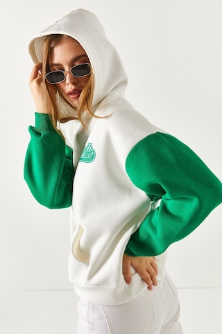Armonika Kadın Yeşil Önü Ve Arkası Yazılı Şardonlu İki Renk Kapüşunlu Sweatshirt Arm-22y024077