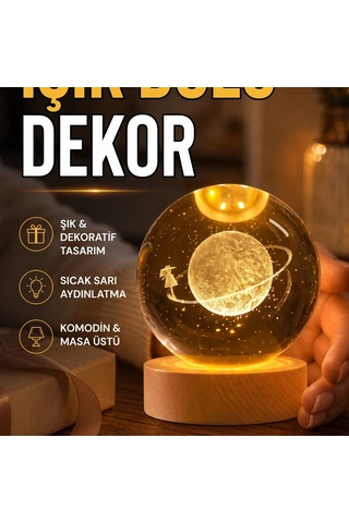 Kız Figürlü Dekoratif Cam Küre Sarı Işıklı Ahşap Standlı Tasarım
