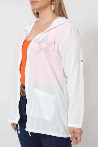 Moda Berray B1016b Beyaz Yıldız Baskılı Kapüşonlu Fermuarlı Ceket Beyaz