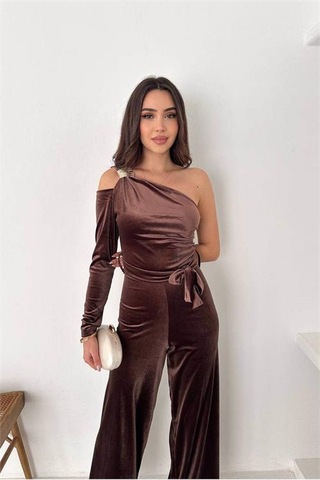 Neşeli Butik Kadın Kahverengi Kuşaklı Tek Omuz Kadife Kumaş Tulum Nbk068 Kahverengi