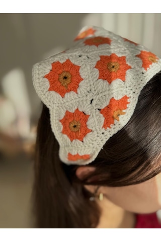 Kadın El Örgüsü Üçgen Bandana Saç Aksesuarı Beyaz-renkli