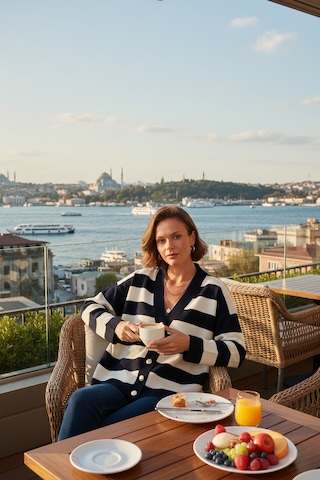 Lela Regular Fit Çizgili V Yaka Düğmeli Soft Akrilik Bayan Hırka 4615188 Lacivert-Taş