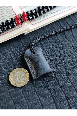 Küçük Dörtgen Cevşen Dualı Kolye Muska Hakiki Deri El Yapımı Mat Siyah