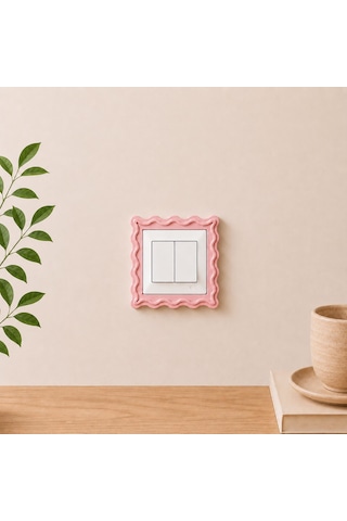 3 Adet Dalga Desenli Priz Ve Anahtar Çerçevesi Yapışkanlı 3 Adet Şık Tasarım Standart Ölçü 8.5 Cm İç Çap Pembe