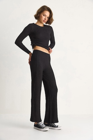 Shade Kadın Yanları Bağlamalı Crop Beli Lastikli Yüksek Bel Pantolonlu Bürümcük Takım 8075 60284110 - Siyah