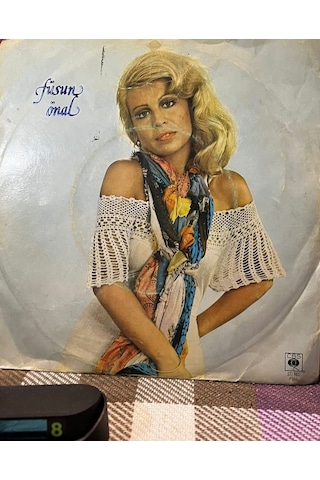 Füsun Önal - Neden Tuttun Elimi / Bunlar Da Geçer Cbs 4559 - 1977