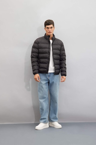 DeFacto Dik Yaka Şişme Mont Fermuarlı Çift Cepli Mevsimlik Hafif C4856AX24WNBK27