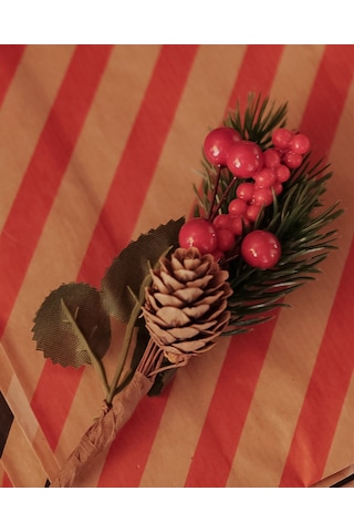 Kokina Yılbaşı Çiçeği, Yapay Çam Kozalaklı Kiraz Demeti, Yeniyıl Dekoratif Ev Süsü, 13 Cm - 1 Adet