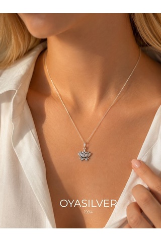 Oya Silver Karartma Gümüş Lotus Çiçeği Kolye 2x1.5cm Oyot394