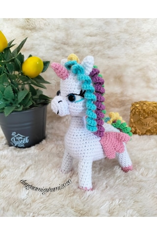 Unicorn tek boynuzlu oyuncak at amigurumi oyuncak bebek beyaz at