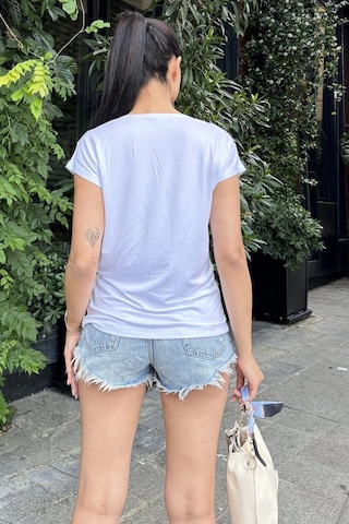 Kadın Beyaz V Yaka, Kısa Kol, Color Block Detaylı, Terletmez Dokulu Kumaş, Salaş Bluz, Tshirt Beyaz