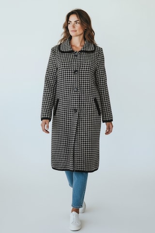 Kadın Önü Düğmelicepli Kalın Triko Hırka Vizon