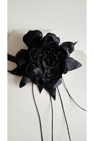 Gotik Siyah Hakiki Deri Çiçek Choker Kolye 01 - Siyah