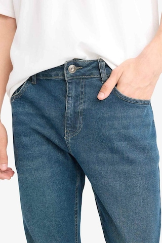 Defacto Sergio Regular Fit Koyu Yeşil Erkek Jean Pantolon R9026az/nm41 Koyu Yeşil