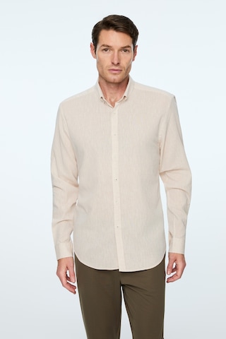 Morven Erkek Bej Keten Trend Düz Dynamic Fit Düğmeli Yaka Gömlek 26ys004005653 Bej