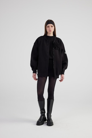 Holly Lolly Oversize Çıkarılabilir Gül Detaylı Astarlı Alexa Bomber Ceket Siyah