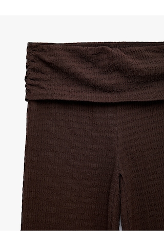 Koton Bürümcük Kumaş Dokulu Belden Kat Detaylı Düz Bol Paça Pantolon Kahverengi 6sak40133ek Kahve