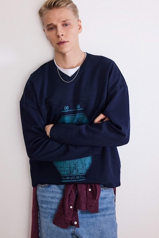 Defacto Boxy Fit V Yaka Baskılı Sweatshirt G6473ax25wnnv253 Lacivert-nv253
