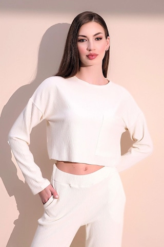 Kadın Ekru Uzun Kol Kendinden Dokulu Cepli Crop Sweatshirt, Salaş Kesim Bluz Ekru